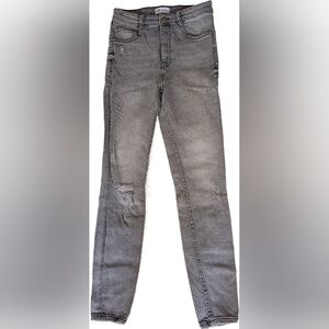 Zara Women's Gray Straight Leg Jeans